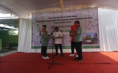 Peletakan Batu Pertama Pembangunan Laboratorium & Perpustakaan 1A MAN 3 Boyolali